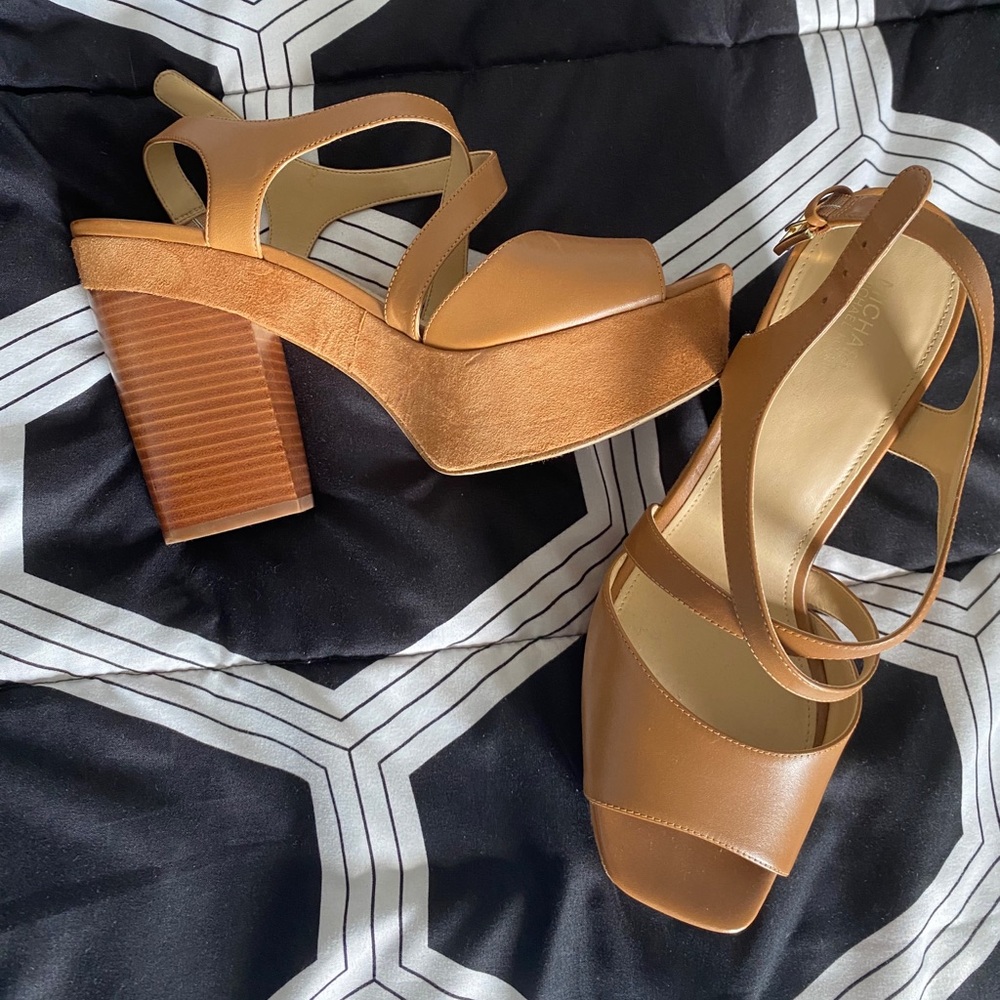 Sandals - Picture 2 of 5